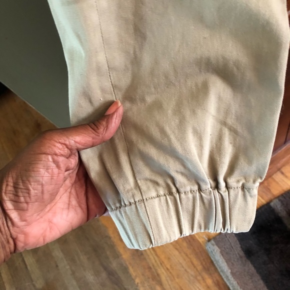 Levi’s Khaki Joggers - Picture 5 of 11
